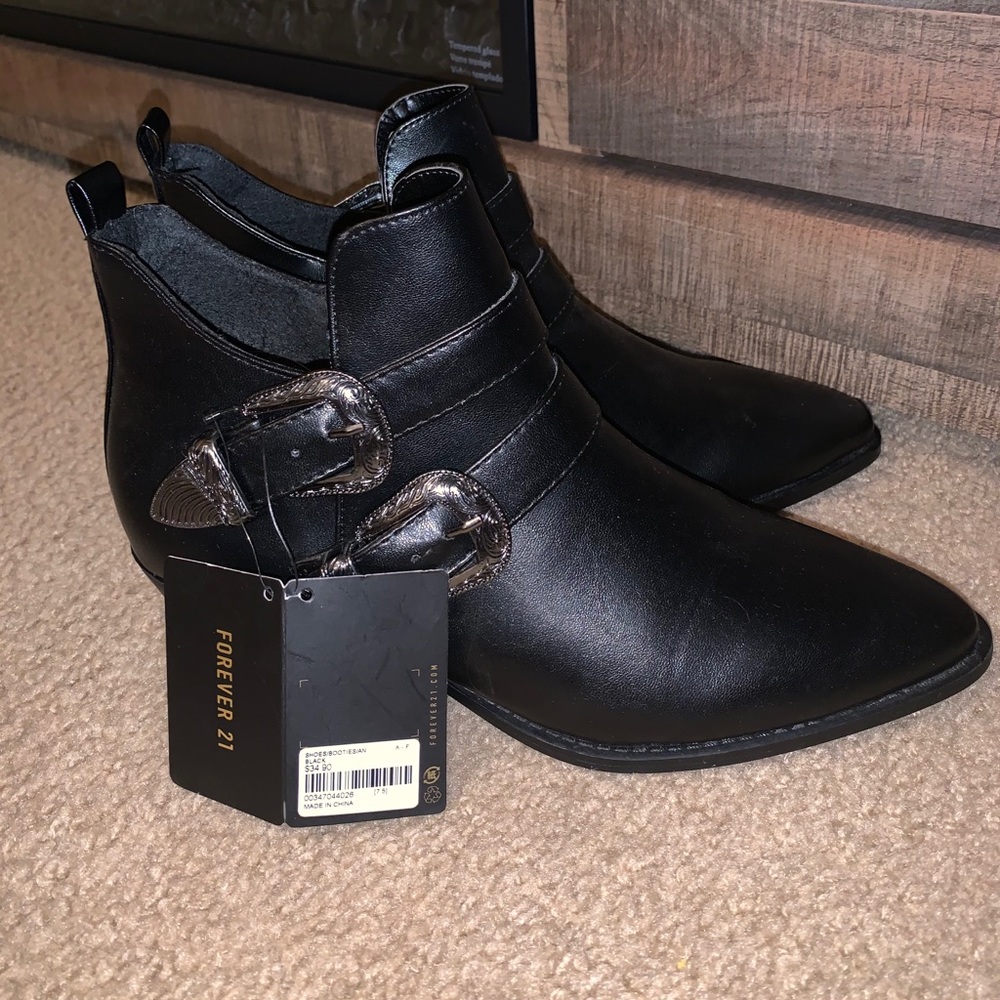 Forever 21 black booties